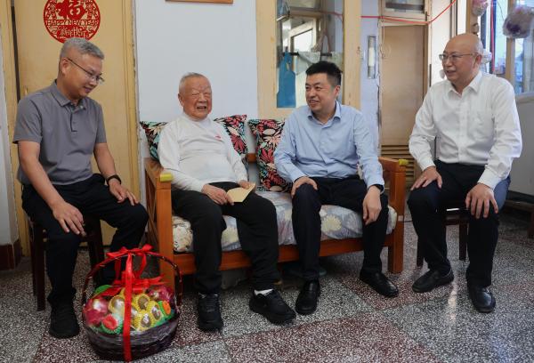 任启瑞.jpg